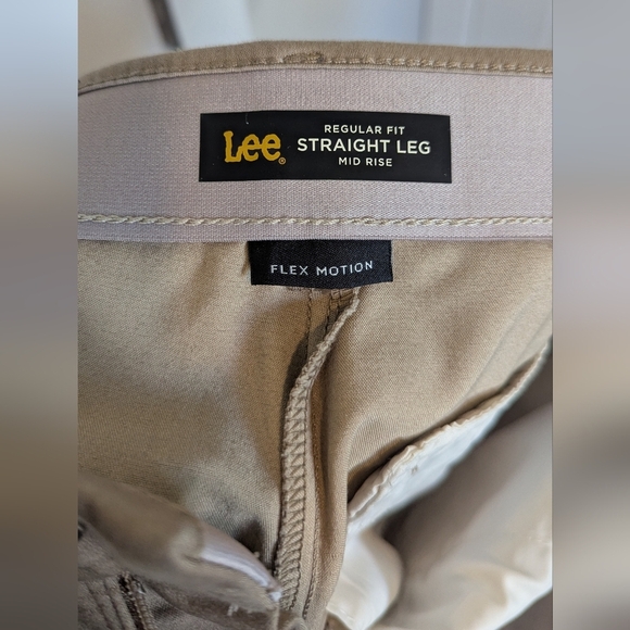 Lee Women's Chino Pants Plus Size 16 Khaki Flex Motion Straight Leg Mid Rise - Picture 7 of 7